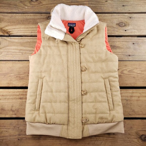Patagonia Jackets & Blazers - Patagonia Camel Quilted Puffer Vest Sherpa Collar Wooden Buttons Womens Medium